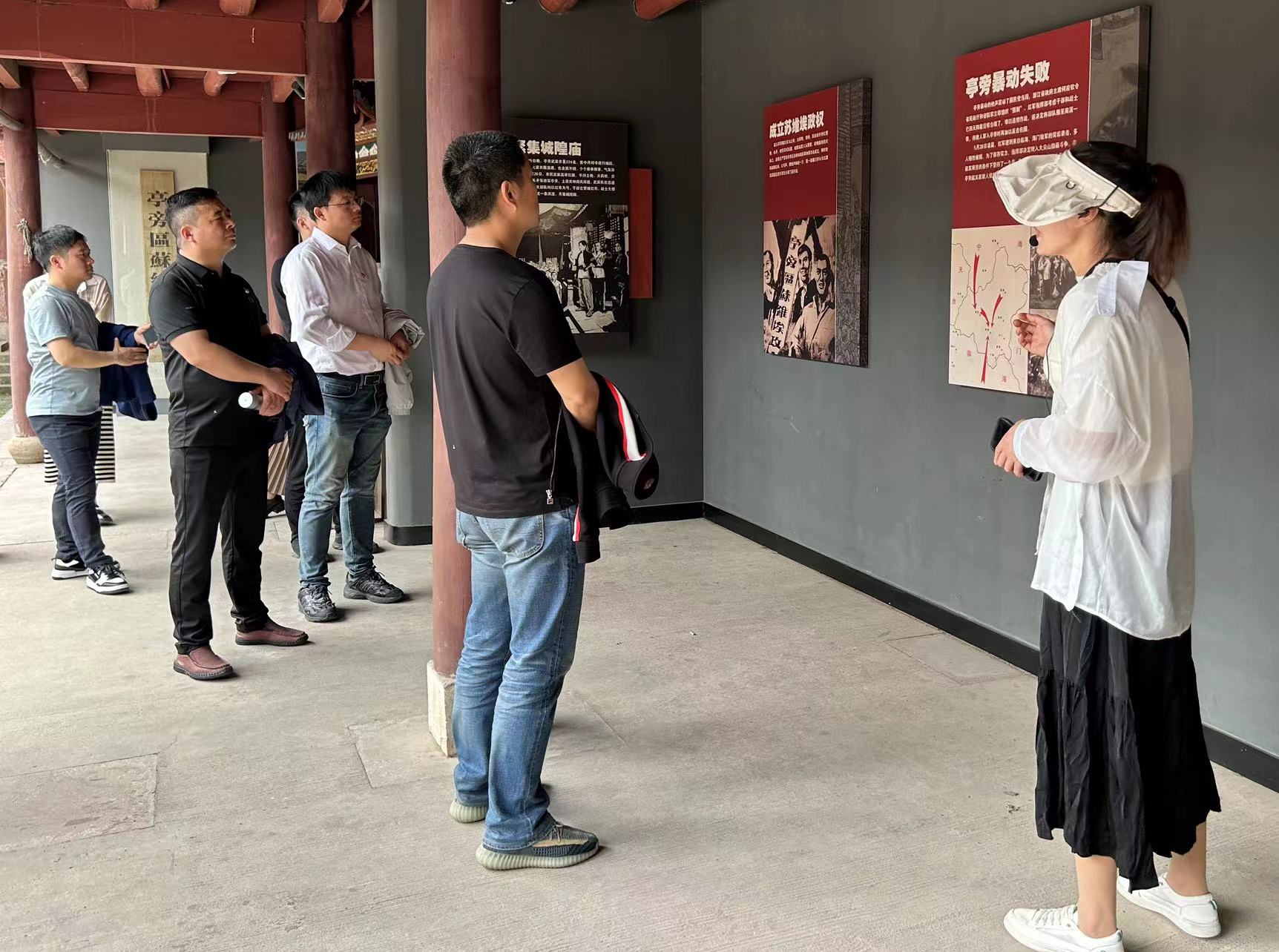 1682144052822369.jpg d1b16db88ed599e0c3bc2d5938df913.jpg