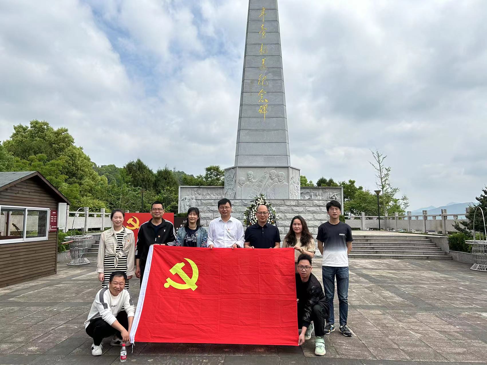 1682144264999670.jpg 0f8d56d7eb062025aafaa99c6ba3181.jpg