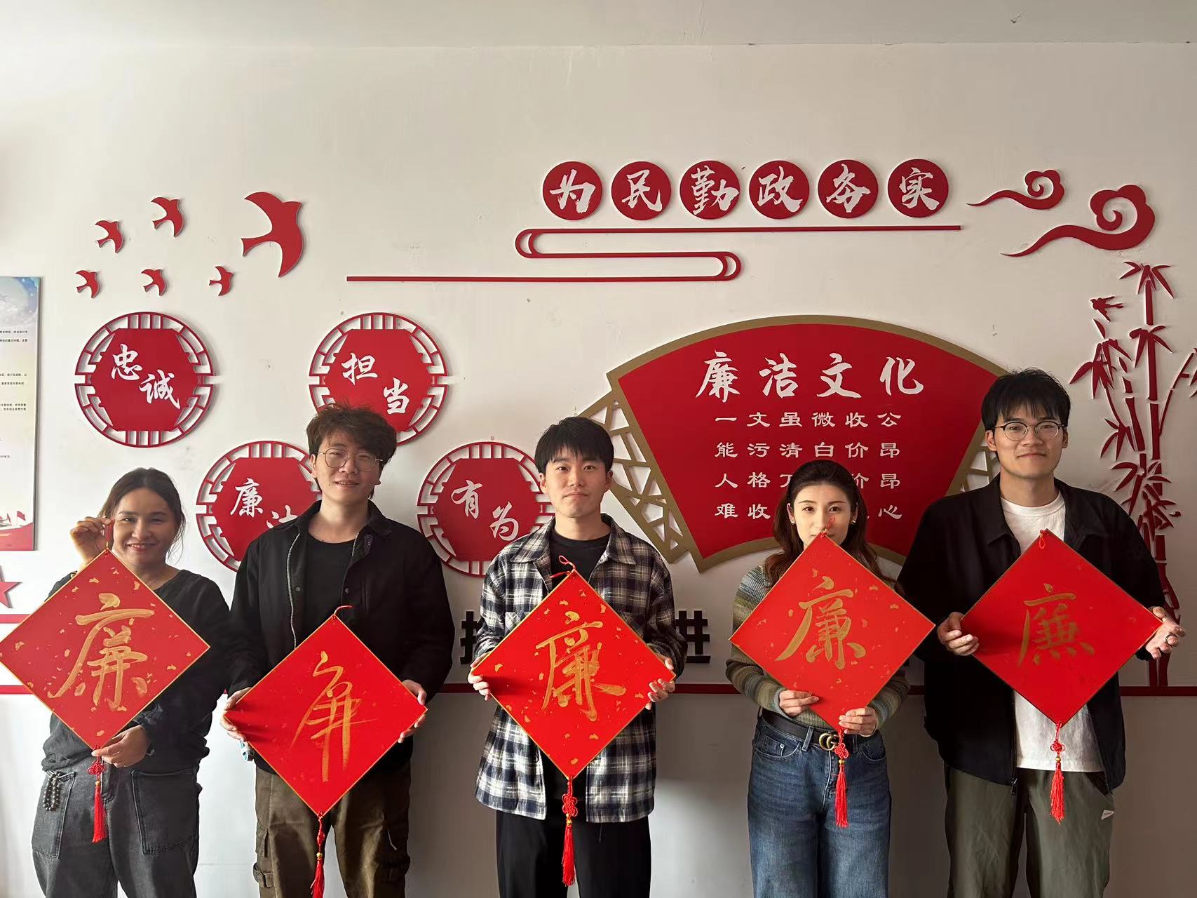 1715581707385045.jpg 686bd4c4cf22c95cec5895fcdef8fe6.jpg